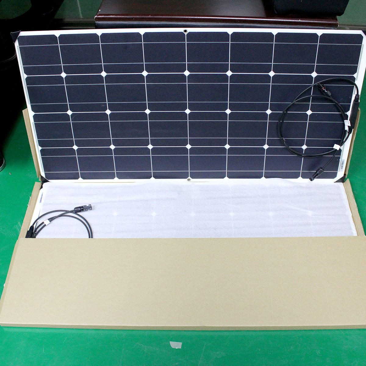 لوح شمسي 100 واط، 200 واط 12 ف - مراجعة Solar Panel 200W وسعره